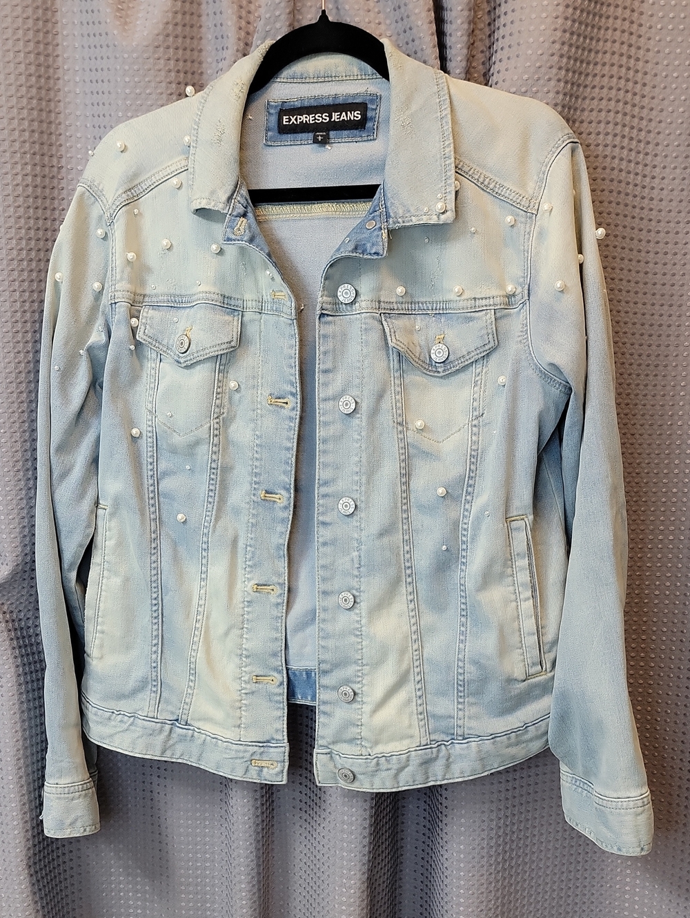 NWOT Express Distressed Light Blue Pearl-Accent Denim Jacket Size L